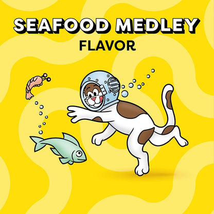 Classic Crunchy and Soft Cat Treats Seafood Medley Flavor, 30 Oz. Tub